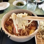 Higashi Tsukuba Kantorikurabu Resutoran - 麺リフトアップ