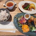 HUGTERRE - ハンバーグlunch