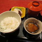 にくの匠 三芳 - 牛ヒレの昆布巻きとご飯、香の物、旬菜味噌汁1