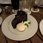 T.Y.HARBOR - チョコレートケーキ バニラアイス添え