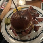 THE CORNER Hamburger & Saloon - 