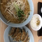 くるまやラーメン - 料理写真: