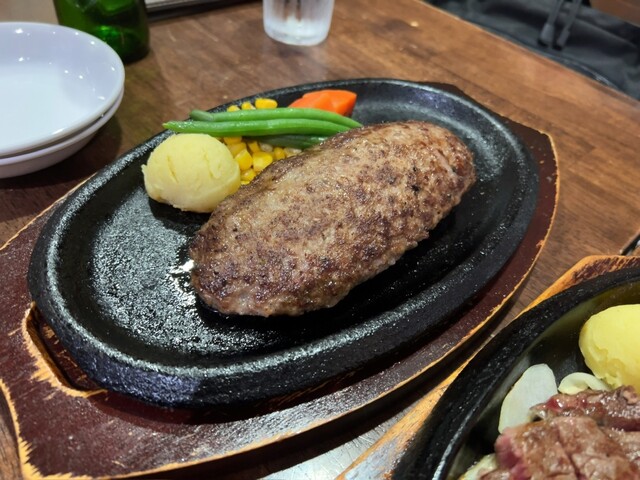 アンティーク ミートチョッパー　お肉屋　ステーキハウス　ハンバーグ　インテリアに 黒毛和牛ハンバーグ| ミート矢澤｜Oisixおうちレストラン