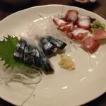 手打ちそば 春日 - しめさば ¥700 ＋ たこ刺し ¥600