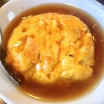 TaiKouRou - 天津飯　価格は失念。レギュラーメニューですが、お願いすれば作ってくれます。カニ玉は油で揚げ焼きっぽくパリッと出来たものを餡でふやかした感じ。餡が足りなくなるので、多めでオーダーがオススメ。