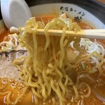 札幌ラーメン 武蔵 - 熟成辛味噌、麺リフト