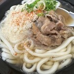 豊吉うどん - 肉うどん、たぬき(天かす)トッピング。ふむふむ。