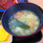 お食事処 河童 - 日替わりワンコインランチ・鯖味噌定食　５００円（税込）の味噌汁のアップ【２０２３年２月】