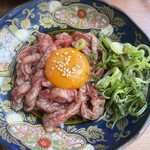 大阪焼肉 食べ放題 焼肉エイト - 炙り牛ユッケ