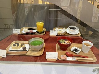 h Ichiroku Saryou - お店出た時に、、右奥…一六タルトの天ぷらが、、、、気になります　笑　次回のお楽しみかな♪