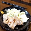 Izakaya Hachibandai - お疲れセット1000円 ドリンク、唐揚げ3個(1個食べた後)小鉢2種 安い！