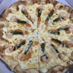 ピザハット - 料理写真:Lたっぷりチーズクラスト
濃厚オマールソースのシーフード✨