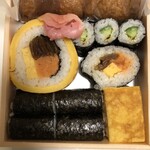 ふみきりすし - 巻き寿司もすっと食える子達でした。