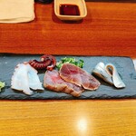 炭火焼鳥 げん太 - 刺身盛り合わせ