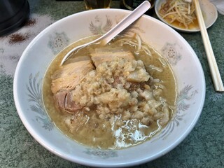 Ramen Jirou - ラーメン麺三分の一 ヤサイ少な目にんにくアブラ塊 1000円