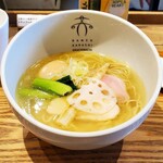 案山子 - 鶏清湯塩 細麺 たまり醤油の味玉