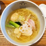 案山子 - 鶏清湯塩 細麺 たまり醤油の味玉