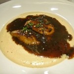 レストランユニック - フォアグラのポアレ スクランブルエッグとトリュフソースで
