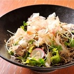 錦場 - 山芋とカリカリじゃこのサラダ