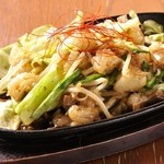 錦場 - ぷりぷりホルモンの鉄板焼き