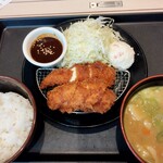 松のや - 料理写真:味噌チキンカツ定食（豚汁変更、クーポンポテサラ）