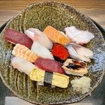 Sushi tetsu - お昼の彩り握り12貫