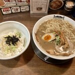 麺や ゼットン - デス煮干しとニボ飯による最高のニボ活。