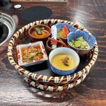 和韓料理 プルコギ専門店 じゅろく - 前菜のキムチ達