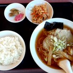 Seikarou - スタミナ定食(950円也) スタミナ定食というより、ラーメンライスに小鉢みたいな‥