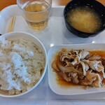 日の出食堂 おきばり屋 - 料理写真:豚生姜焼き定食￥700。ご飯味噌汁お代わりあり。