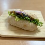 ミカヅキ堂 - 燻製サバサンド