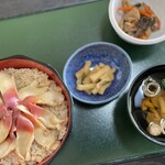 田園 - 漬物、煮物、お椀が付き