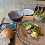 Bistro cafe Junno's Table - 