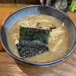 しま坂 - ラーメン（普通盛）　900円