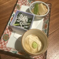 魚とおばんざい 泉士 - おばんざい　生湯葉　青菜のお浸し　筍　がんも