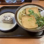 Chikara - 甘辛きつねうどん￥620+赤飯むすび￥150