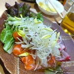 Izakaya Oden - サーモンと鯛のカルパッチョ600円