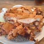B級グルメ専門 大衆食事処 鶴見食堂 - 山賊揚げ@\680円（外税）