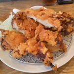 B級グルメ専門 大衆食事処 鶴見食堂 - 山賊揚げ@\680円（外税）