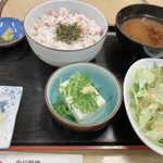 かに問屋 - これ以上のコスパはない