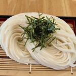 五島うどん びぜん家 - 盛りうどんに刻み海苔を乗せてザルうどん