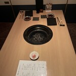 Wagyu Ue-Go Mesuu Shi To Jukusei Gyuushi Taniku Ya Ichiyuku - 内観