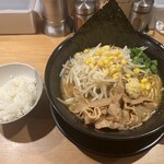 肉盛り みそラーメン 侍倶楽部 - 