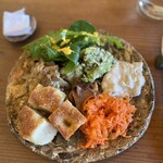 gira e gira - 前菜ビュッフェ