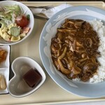 きのこ村 - ◉ きのこカレー（サラダ、デザート付き）
            　800円（税込）
            　☘️キノコとバターがたっぷり‼️
            　　　サラダやデザートまで付いてお得やなぁ〜