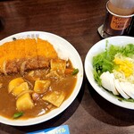 CoCo壱番屋 - グランドマザーカレー+ロースカツ&たまごサラダ