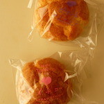 トルティーノ - シュークリーム　いちごとピオーネ