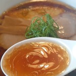 中華そば 田家 - 特製中華そばのスープ