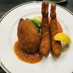 洋食の店　みしな - カニクリームコロッケとエビフライ