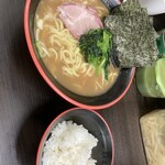 横濱家系ラーメン 勝鬨家 - 